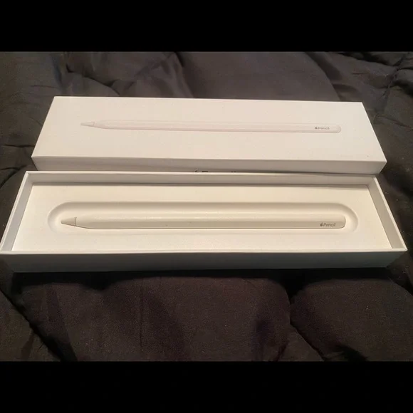 iPad Air(4th generation)
Apple Pencil (2nd generation)
iPad Smart Keyboard folio - Picture 3 of 5